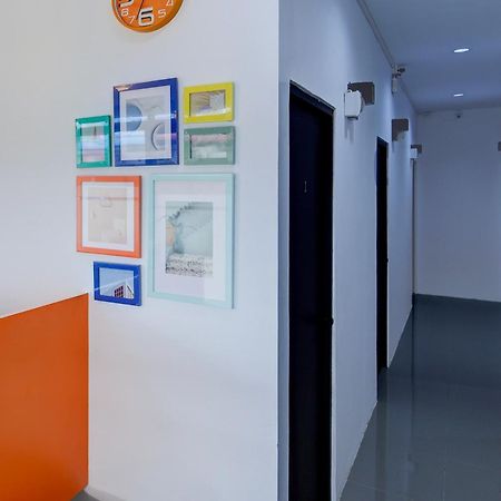 Super Oyo Capital O 93076 Batam Backpacker Guesthouse 2 Pembunuh Exterior photo