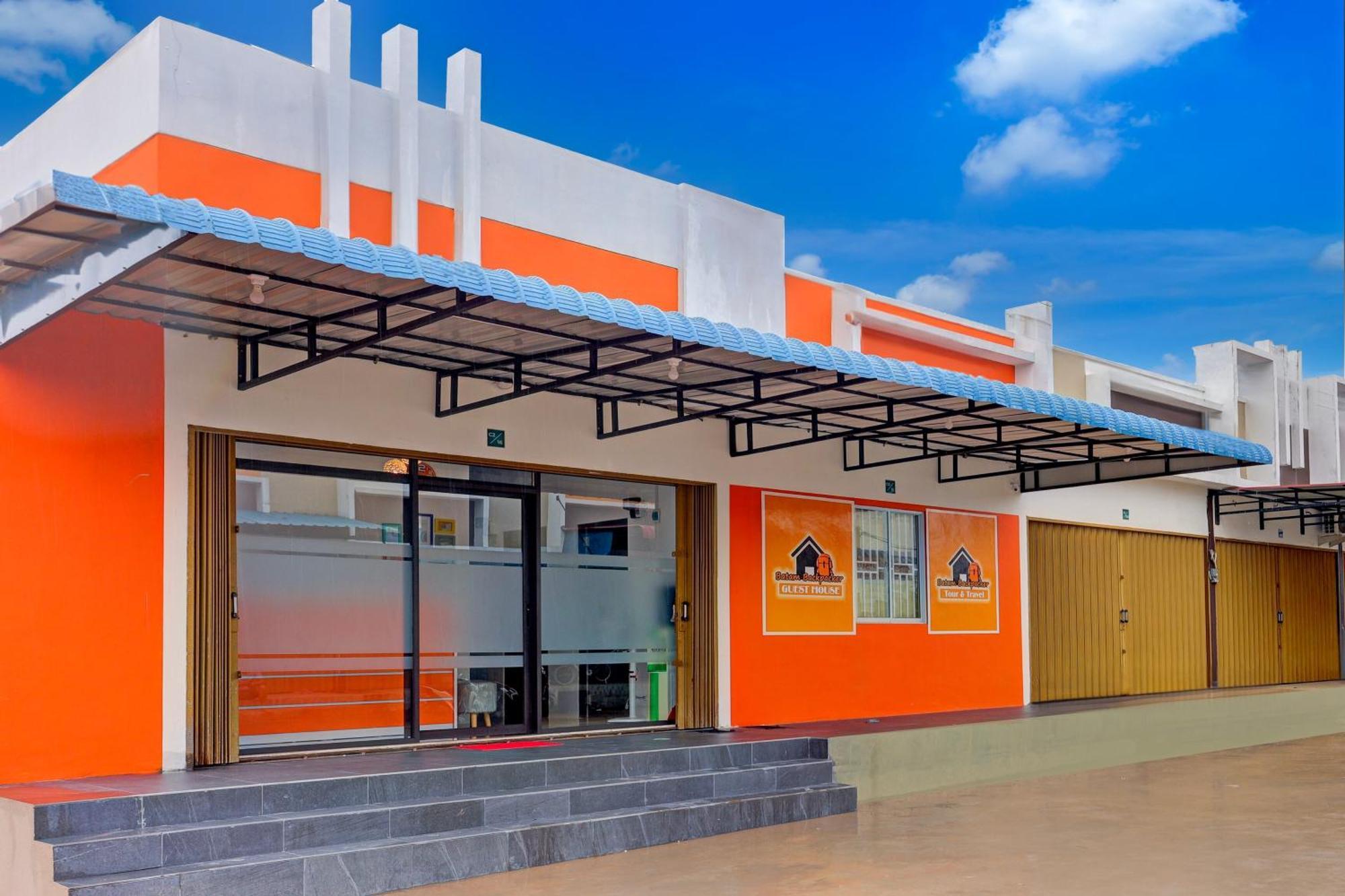 Super Oyo Capital O 93076 Batam Backpacker Guesthouse 2 Pembunuh Exterior photo